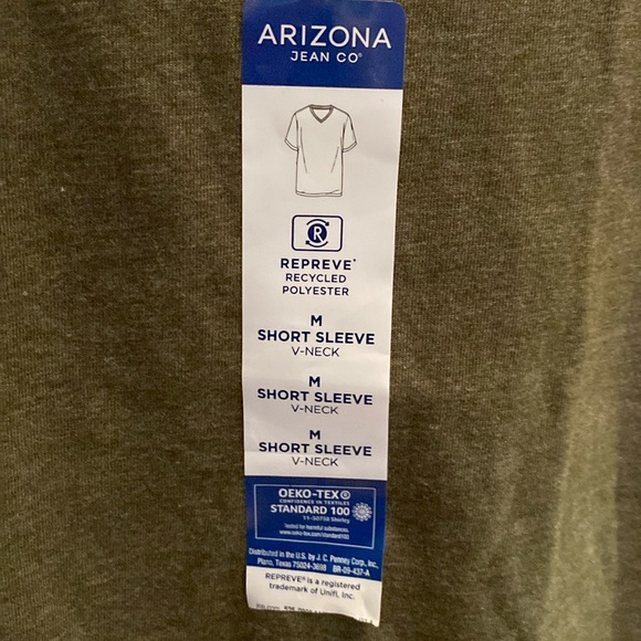 Medium Arizona Jean Co. hunter green v neck - Picture 2 of 4